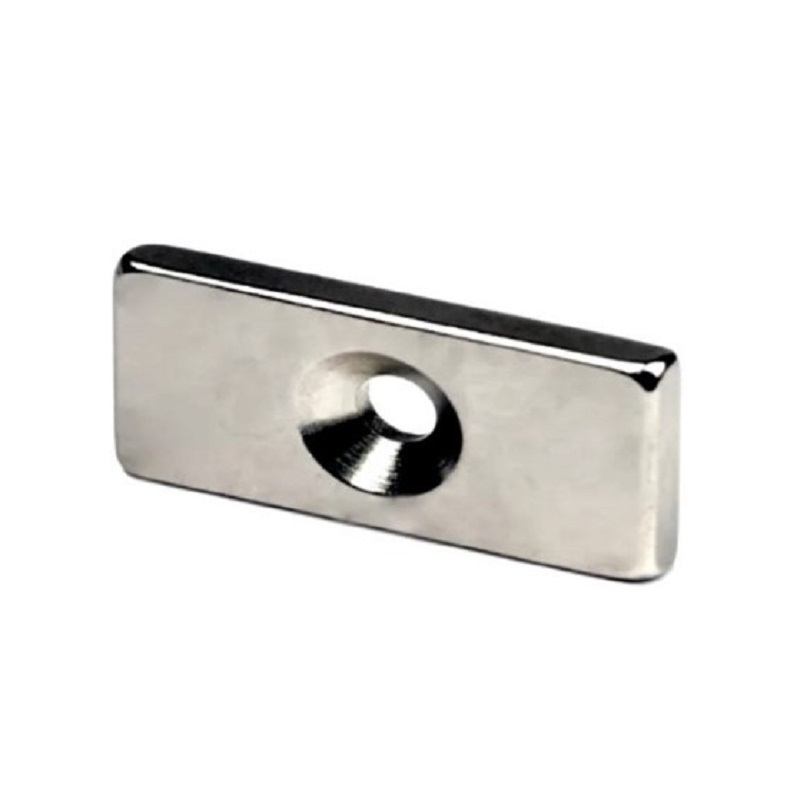 magnit-neodimovyj-prizma-35h15h3-mm-s-zenkovkoj-48